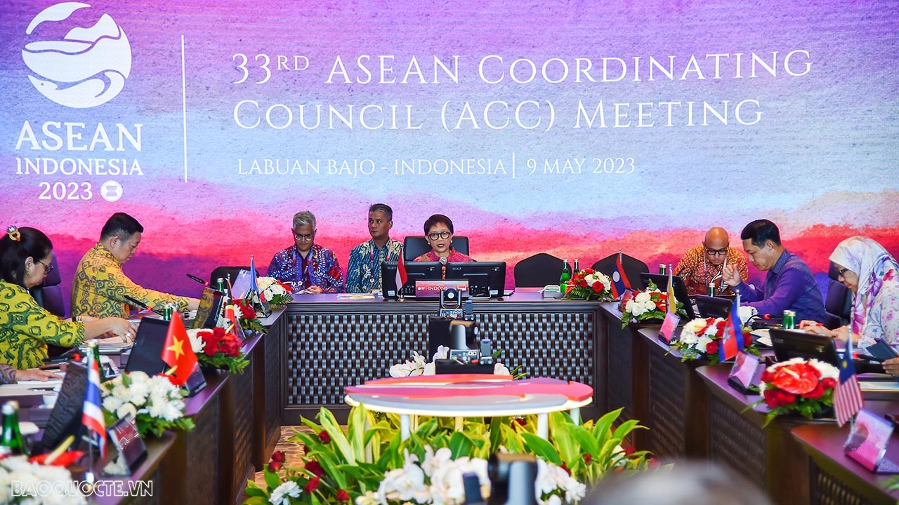 ASEAN 42: Toàn cảnh hoạt động của Bộ trưởng Ngoại giao Bùi Thanh Sơn trong ngày đầu chuẩn bị Hội nghị Cấp cao