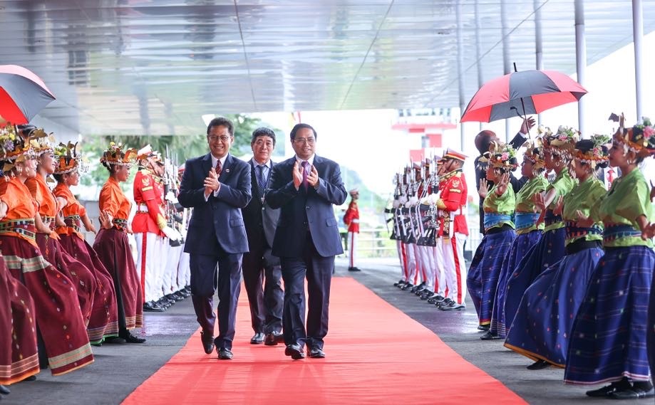 ASEAN 42: Thủ tướng Phạm Minh Chính đến Labuan Bajo, bắt đầu các hoạt động tại Hội nghị cấp cao ASEAN 42