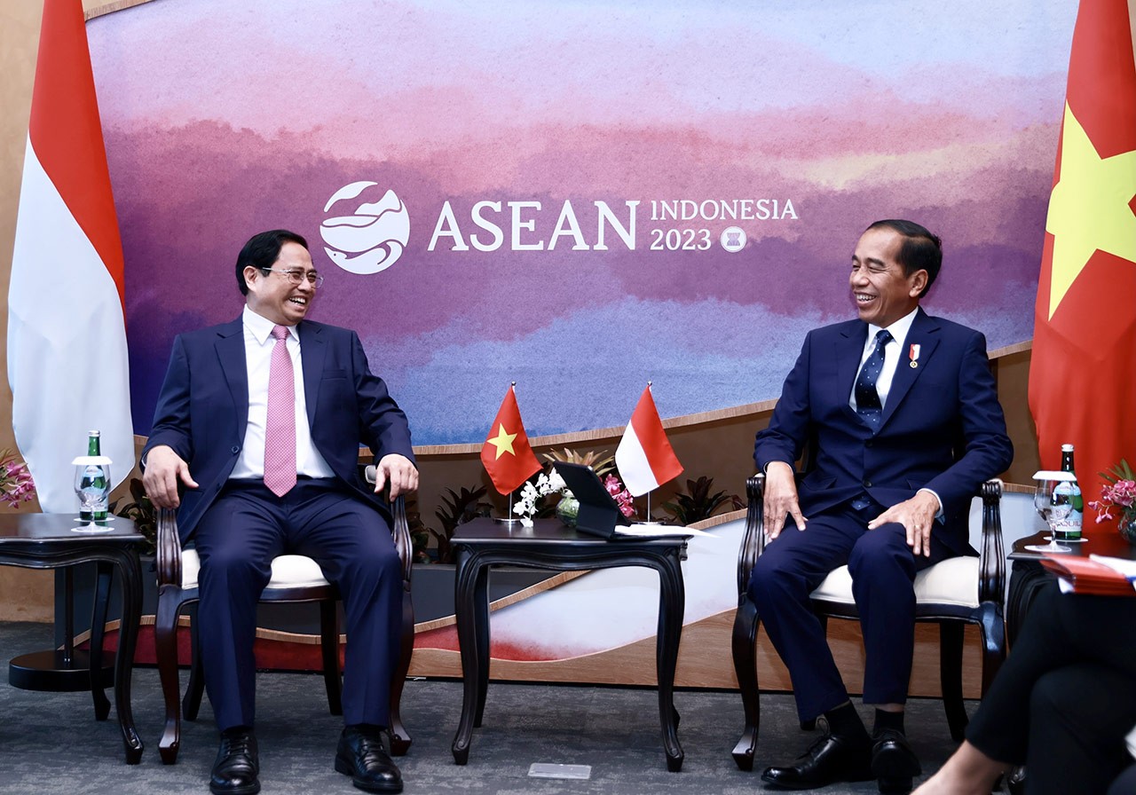 ASEAN 42: Thủ tướng Phạm Minh Chính gặp Tổng thống Indonesia Joko Widodo