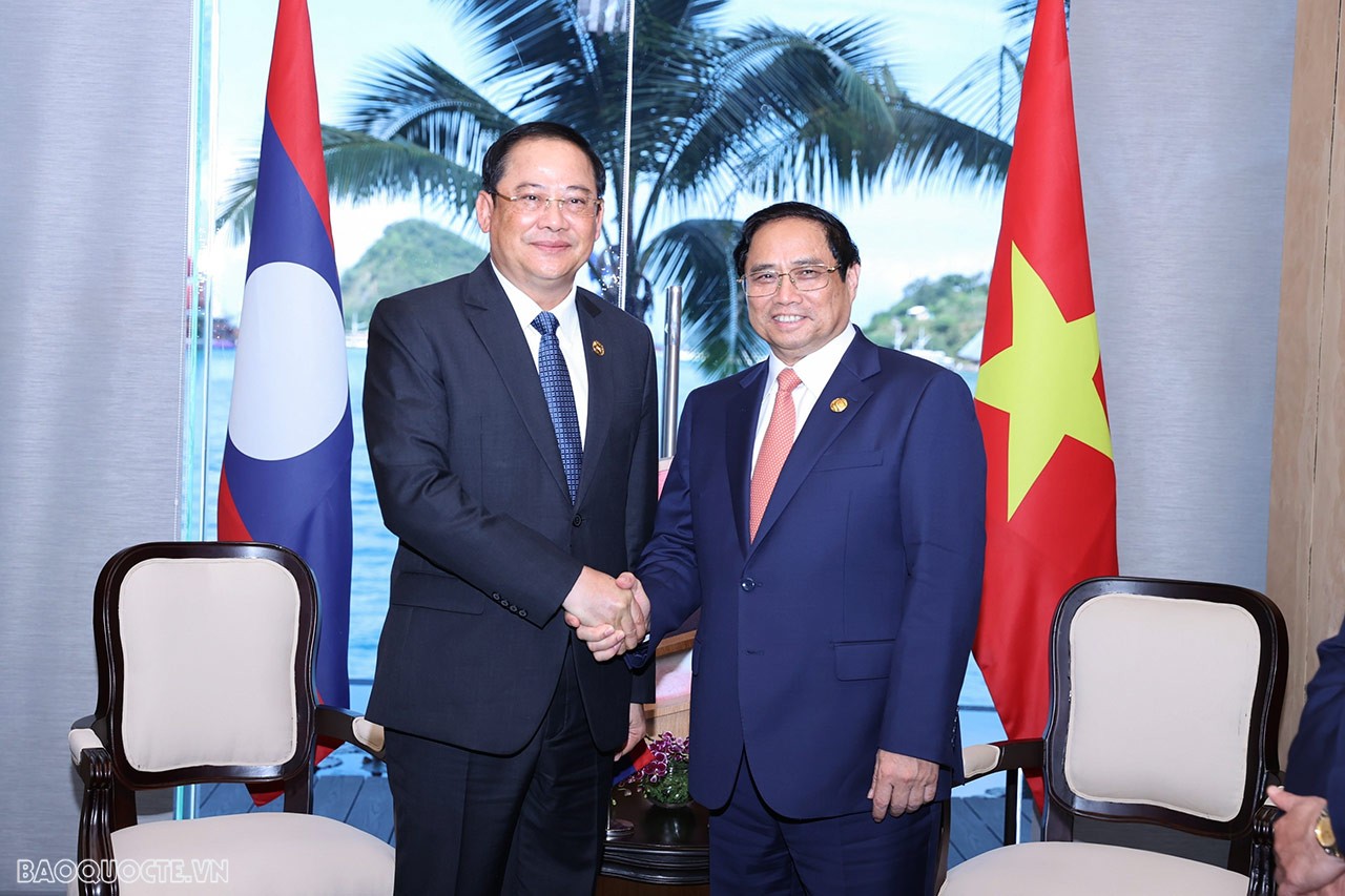 ASEAN 42: Thủ tướng Chính phủ Phạm Minh Chính gặp Thủ tướng Lào Sonexay Siphandone