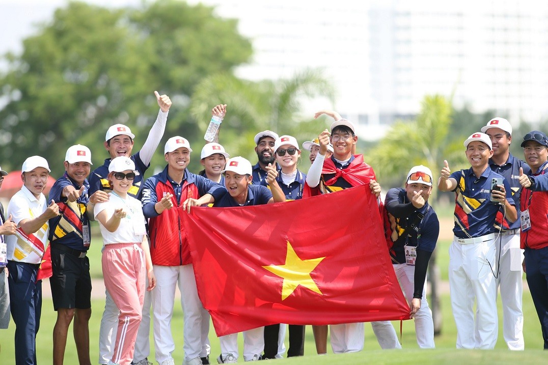 Cập nhật thành tích đoàn thể thao Việt Nam tại SEA Games 32: Môn golf có HCV lịch sử của VĐV 15 tuổi