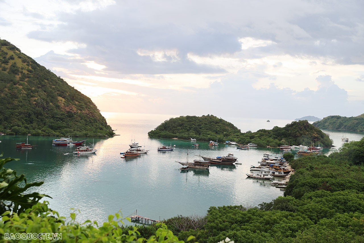 ASEAN 42: Tổng thống Indonesia mời các nhà lãnh đạo ASEAN ngắm hoàng hôn ở Labuan Bajo