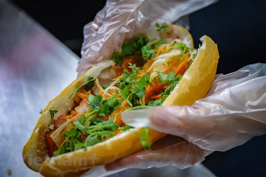 Vietnamese banh mi - “Queen” of street food Vietnamese banh mi - 'Queen' of street food