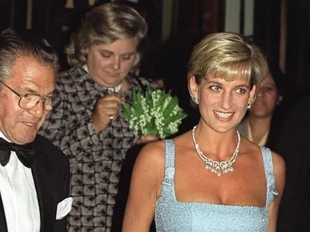 Sắp bán đấu giá chiếc vòng cổ kim cương và ngọc trai từng được cố Công nương Diana sử dụng