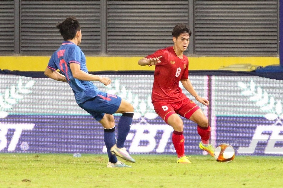 Khuất Văn Khang (số 8) được bầu là cầu thủ hay nhất trận U22 Việt Nam vs U22 Thái Lan. (Nguồn: On Sports)