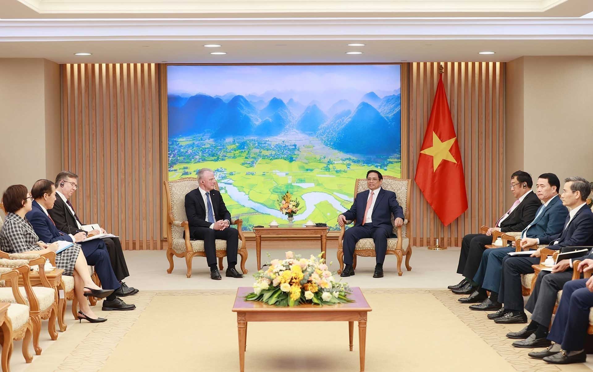 Thủ tướng Phạm Minh Chính tiếp ông Brendan Nelson, Phó Chủ tịch cấp cao Boeing, kiêm Chủ tịch Boeing toàn cầu. (Nguồn: TTXVN)