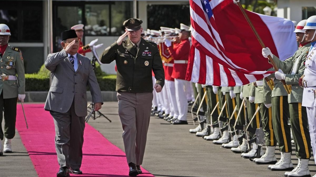 Tướng Mỹ đến Indonesia tìm cách tăng cường quan hệ an ninh, Jakarta tỏ rõ lập trường