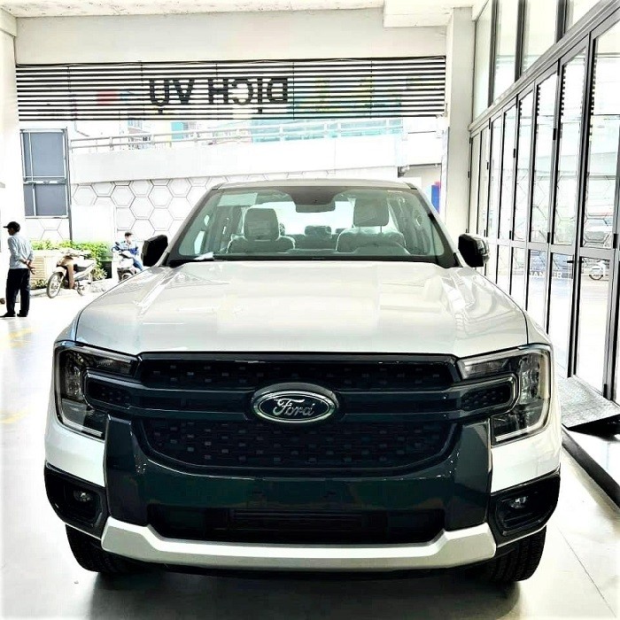 Ford Range 2.0L 4x4 AT sở hữu động cơ 2.0L