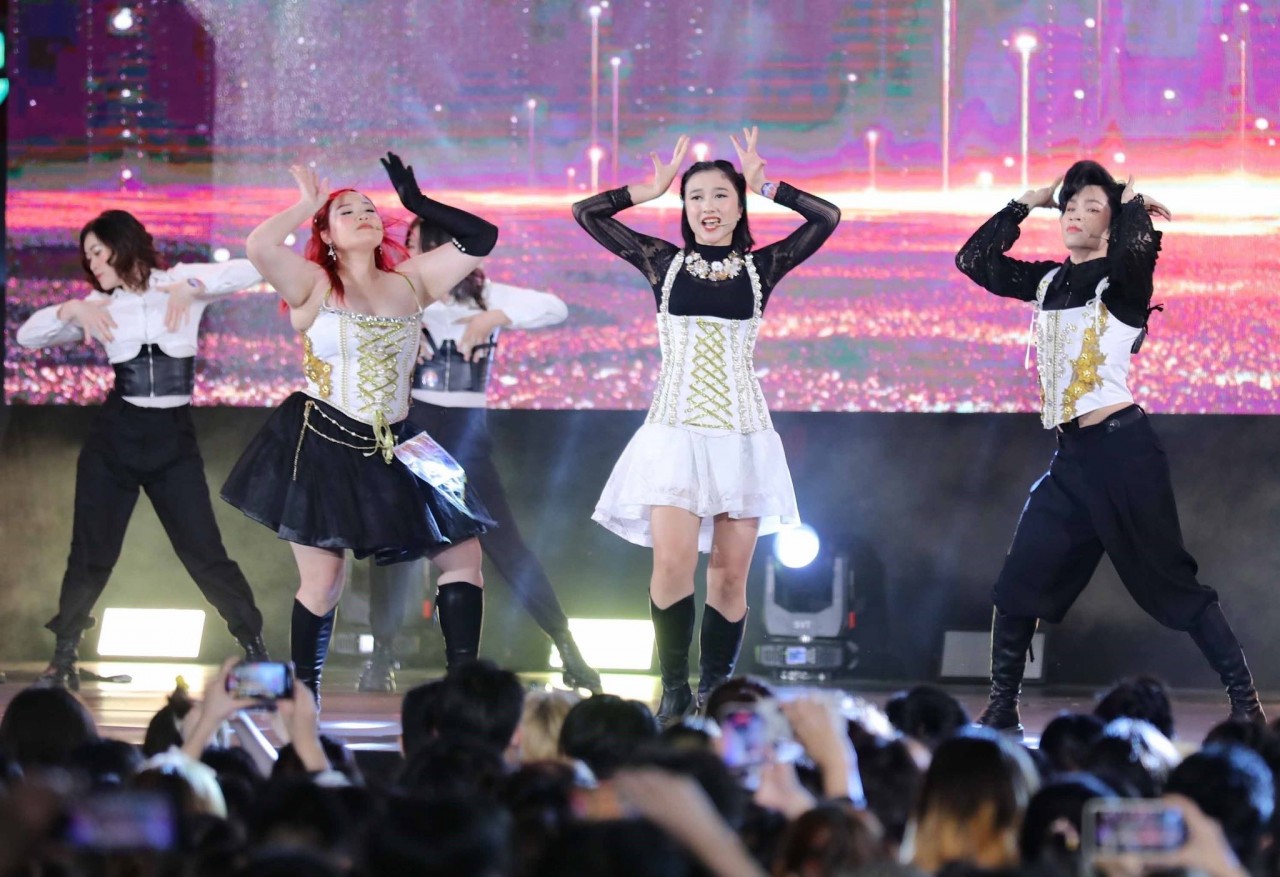 Không khí sôi động tại cuộc thi Hát và nhảy cover K-pop