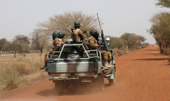 Binh sĩ Burkina Faso tuần tra trên đường Gorgadji ở khu vực Sahel, Burkina Faso. (Nguồn: Reuters)