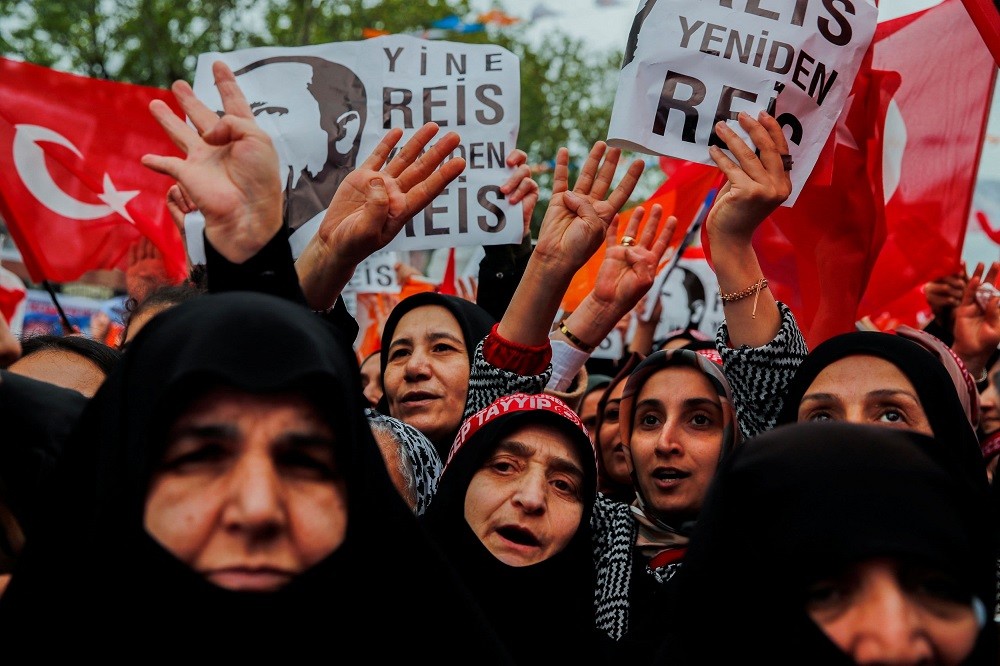 (05.15) Những người ủng hộ ông Erdogan trong chiến dịch vận động tranh cử ngày 12/5. (Nguồn: Reuters)