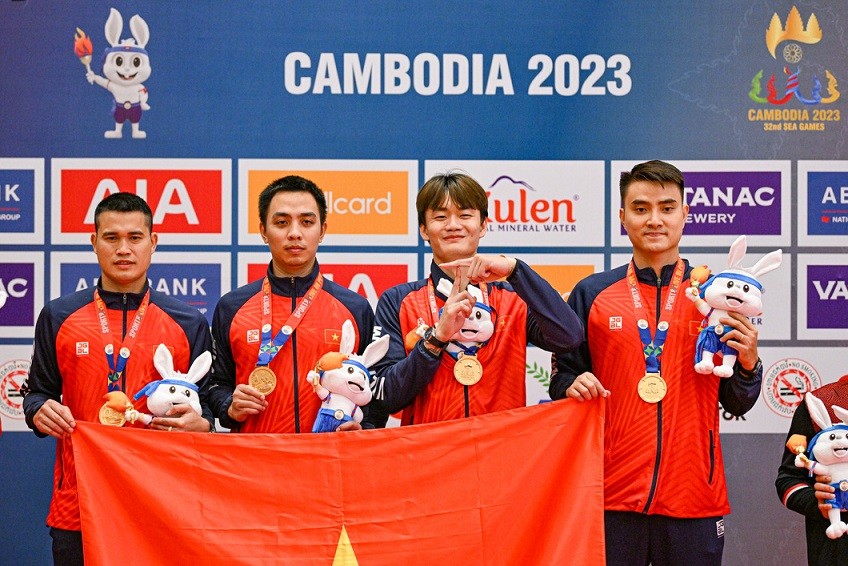 SEA Games 32: Đoàn thể thao Việt Nam vững vàng vị trí dẫn đầu; Indonesia hoàn thành chỉ tiêu HCV