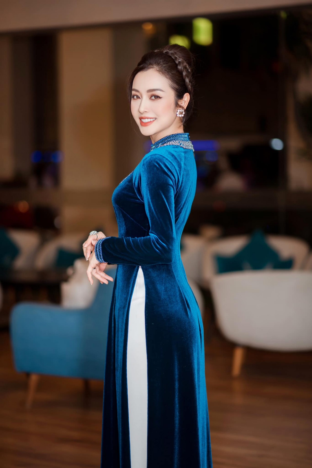 Hoa hậu Jennifer Phạm xinh đẹp, viên mãn tuổi 38