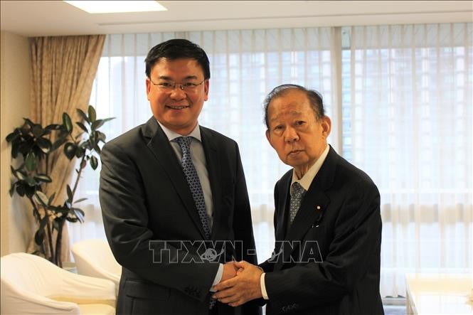 Ambassador Pham Quang Hieu meets Japan-Vietnam Parliamentary Friendship Alliance Chairman