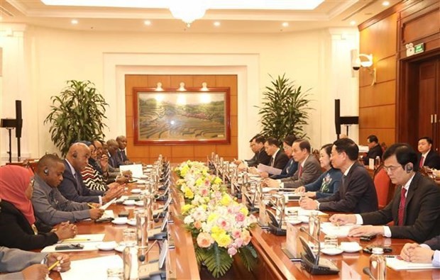 Vietnamese, Tanzanian party officials hold talks in Hanoi