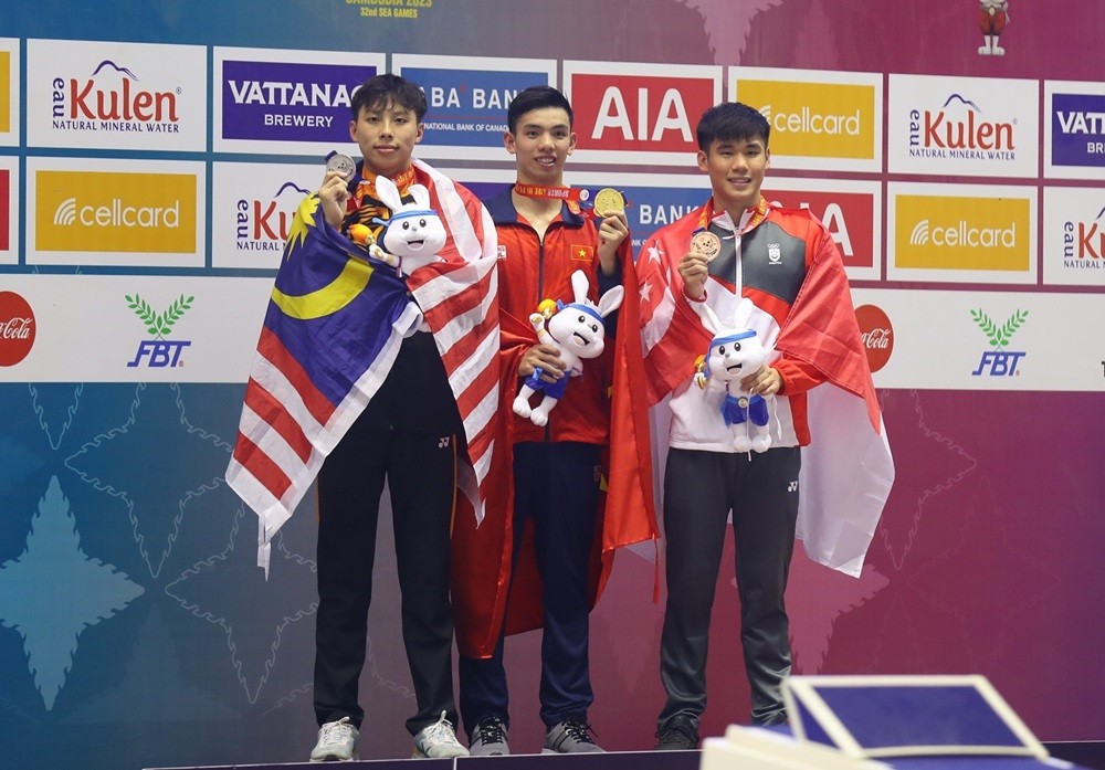 Việt Nam đứng đầu bảng tổng sắp huy chương SEA Games 32; U22 Indonesia giành HCV bóng đá nam