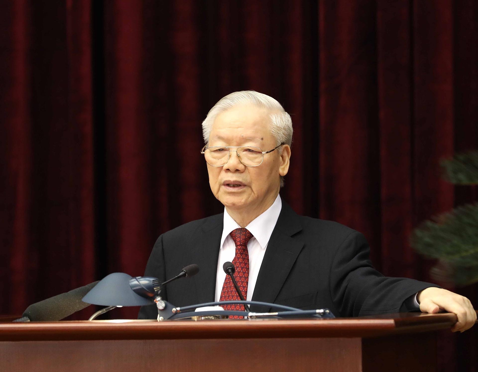 Tổng Bí thư Nguyễn Phú Trọng phát biểu bế mạc Hội nghị Ban Chấp hành Trung ương Đảng giữa nhiệm kỳ khóa XIII. (Nguồn: TTXVN)