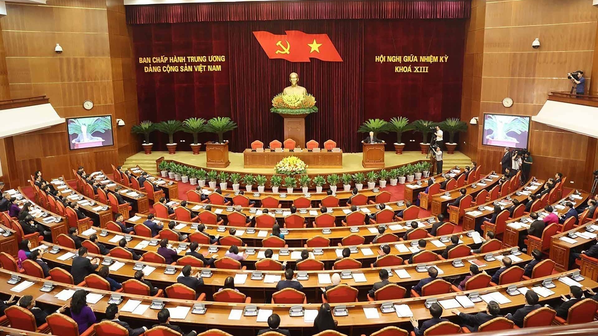Bế mạc Hội nghị giữa nhiệm kỳ Ban Chấp hành Trung ương Đảng khóa XIII