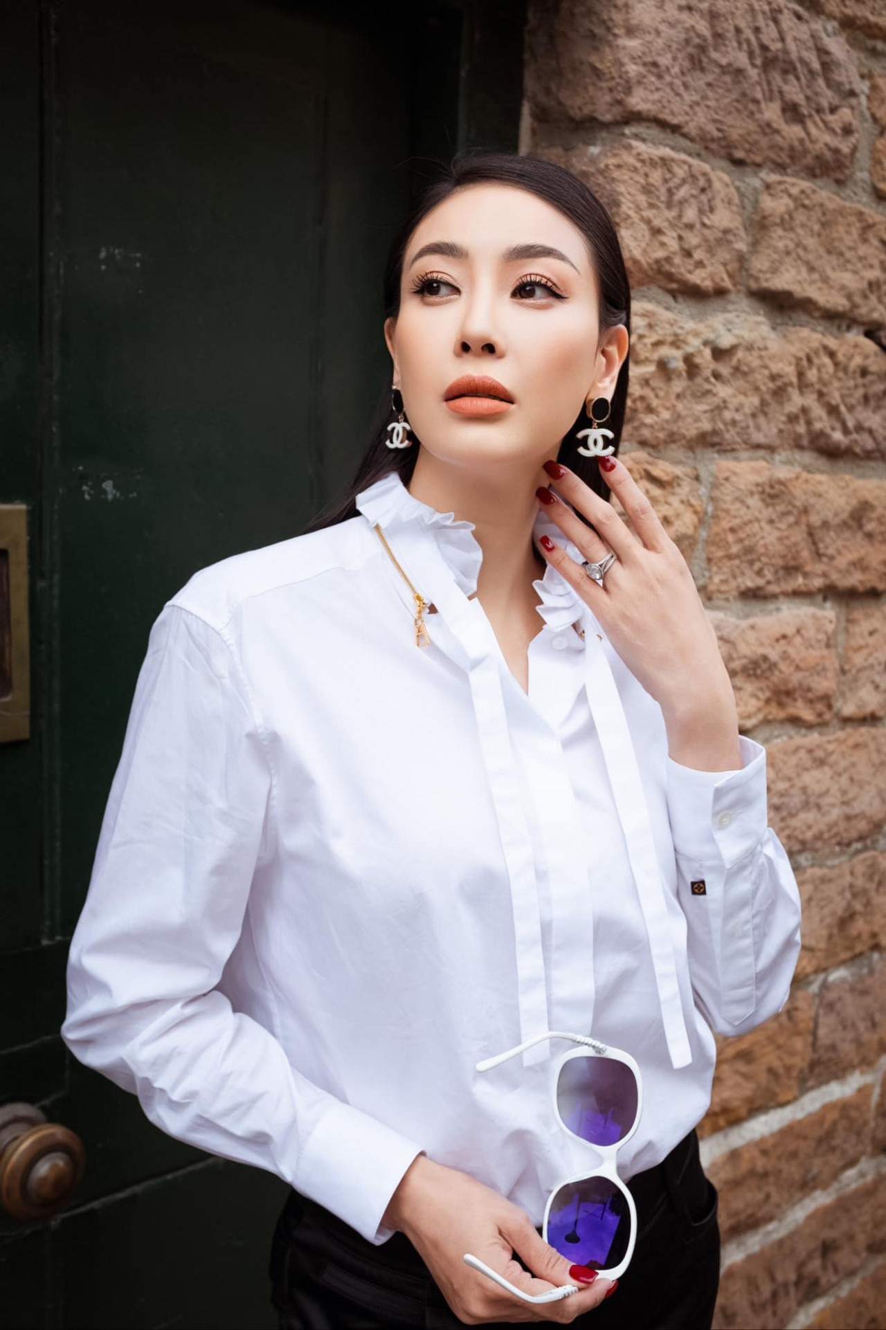 Hoa hậu Hà Kiều Anh đăng bộ ảnh mừng tuổi mới