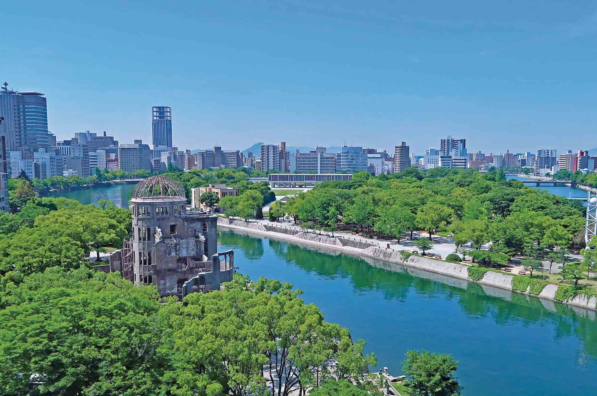 Hội nghị thượng đỉnh G7 mở rộng diễn ra ở Hiroshima, Nhật Bản.