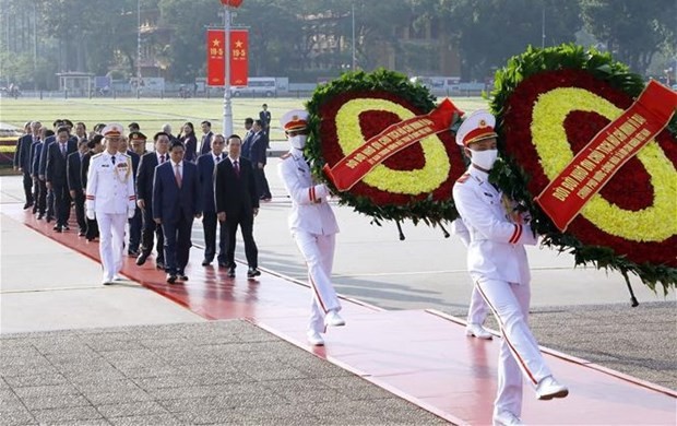 Leaders pay tribute to President Ho Chi Minh on 133rd birth anniversary