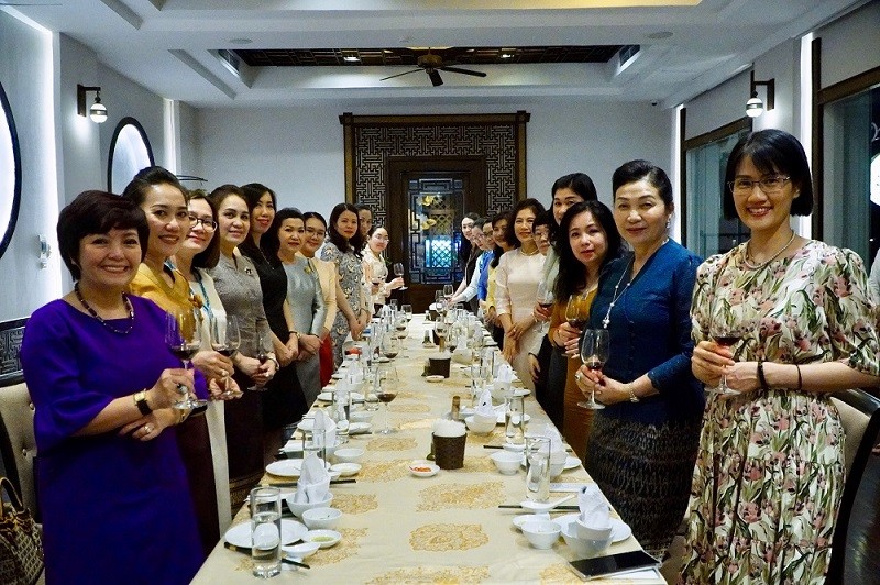 Phu nhân Phó Thủ tướng, Bộ trưởng Ngoại giao Lào thăm Việt Nam