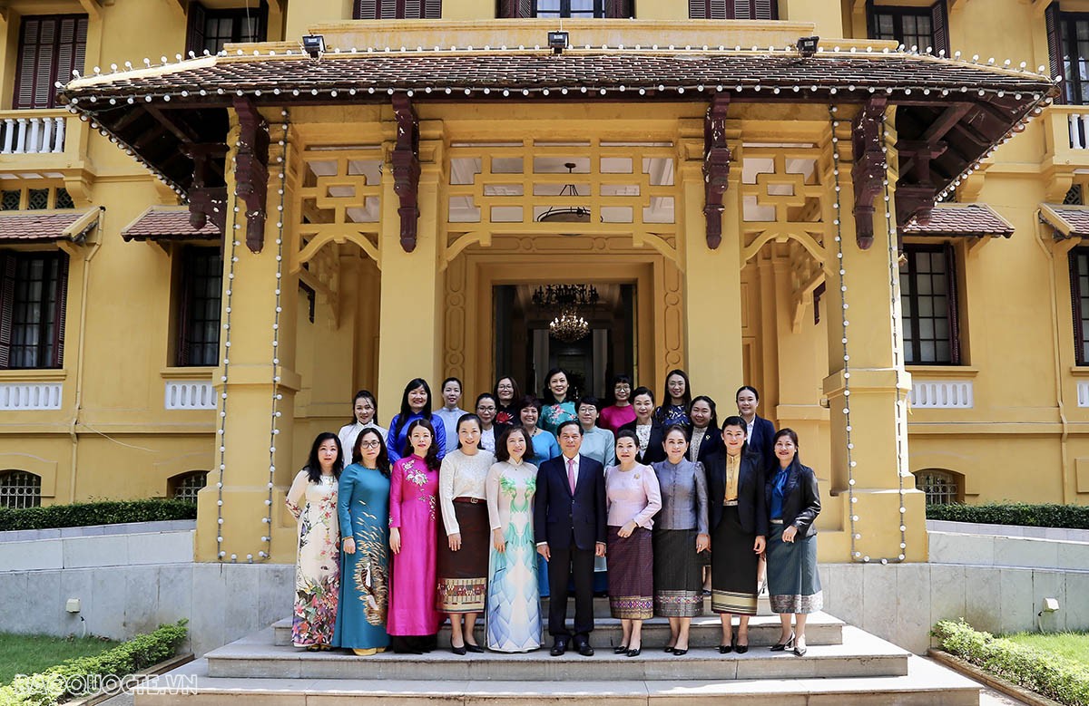 Thắt chặt hơn nữa quan hệ gắn bó thân thiết giữa Ban nữ công Bộ Ngoại giao Việt Nam-Lào