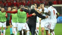 Sevilla và AS Roma giành vé vào chung kết Europa League 2022/23