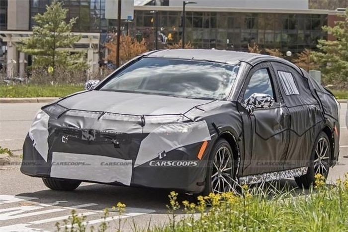 Toyota Camry thế hệ mới chạy thử trên đường phố tại Mỹ.