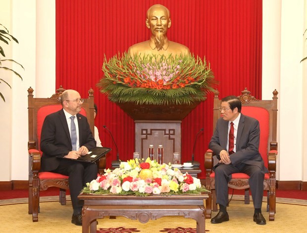 Party Politburo member Phan Dinh Trac received Swiss Ambassador to Vietnam