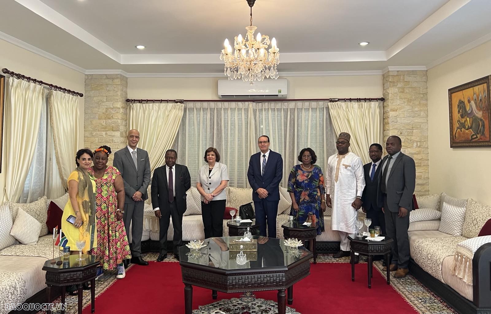 Họp báo thông báo về Lễ kỷ niệm Ngày châu Phi tại Hà Nội với sự tham dự của đại diện Đại sứ quán các nước châu Phi tại Hà Nội. (Ảnh: Thu Trang)