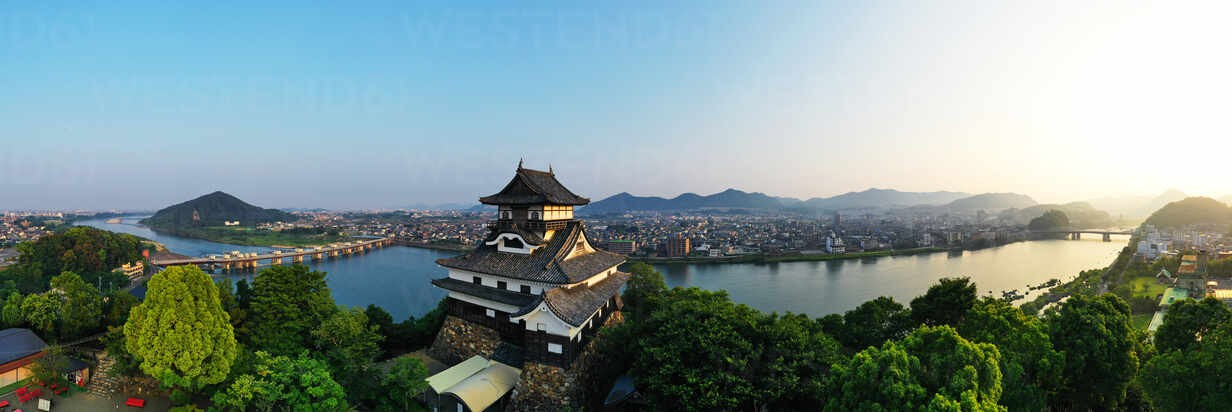13 lâu đài đẹp nhất Nhật Bản vẫn mang vẻ đẹp nguyên sơ