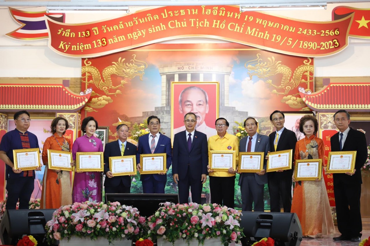Lễ kỷ niệm 133 năm ngày sinh Chủ tịch Hồ Chí Minh tại tỉnh Nakhon Phanom, Thái Lan