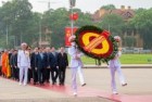Các đại biểu Quốc hội dự Kỳ họp thứ 5, Quốc hội khóa XV vào Lăng viếng Chủ tịch Hồ Chí Minh