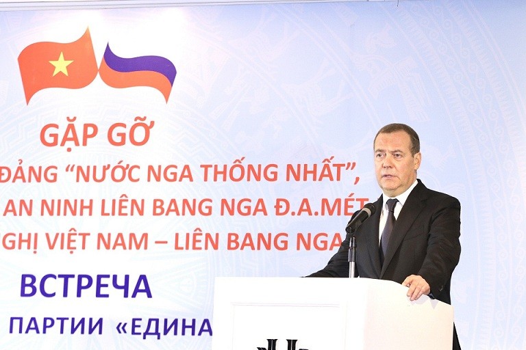 Chủ tịch Đảng Nước Nga thống nhất Dmitry Medvedev gặp gỡ thân tình Hội Hữu nghị Việt Nam-Liên bang Nga
