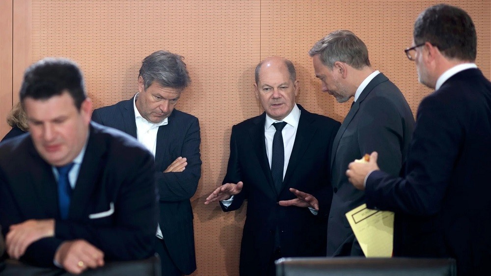 (05.24) Thủ tướng Đức Olaf Scholz thảo luận với Phó Thủ tướng, Bộ trưởng Kinh tế Robert Habek và Bộ trưởng Tài chính Christian Lindner. (Nguồn: T-online)