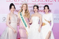Á hậu Phương Nhi nhận sash Miss International Vietnam 2023 cùng bạn bè và người thân