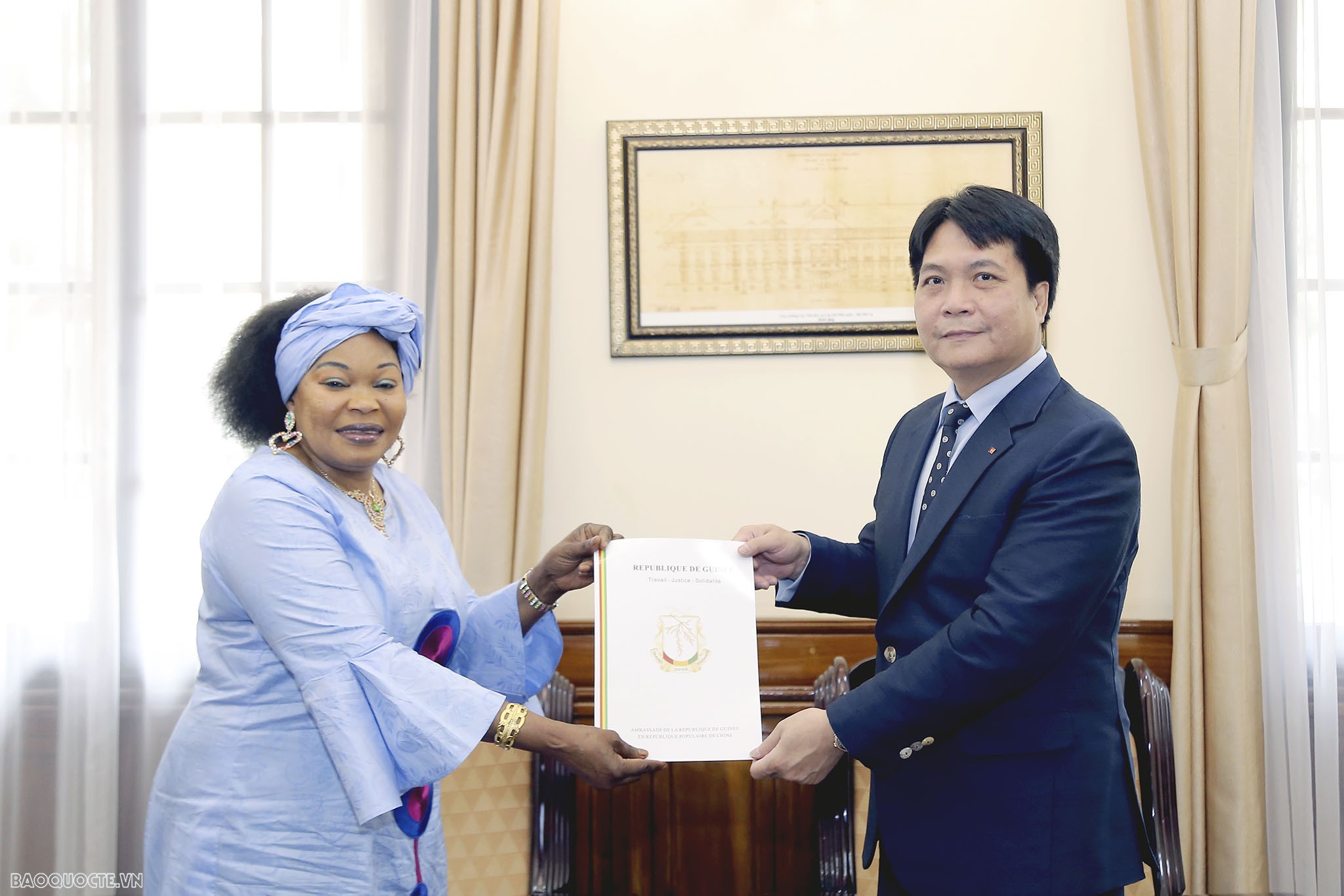 Tiếp nhận bản sao Thư ủy nhiệm bổ nhiệm Đại sứ Guinea và Estonia tại Việt Nam