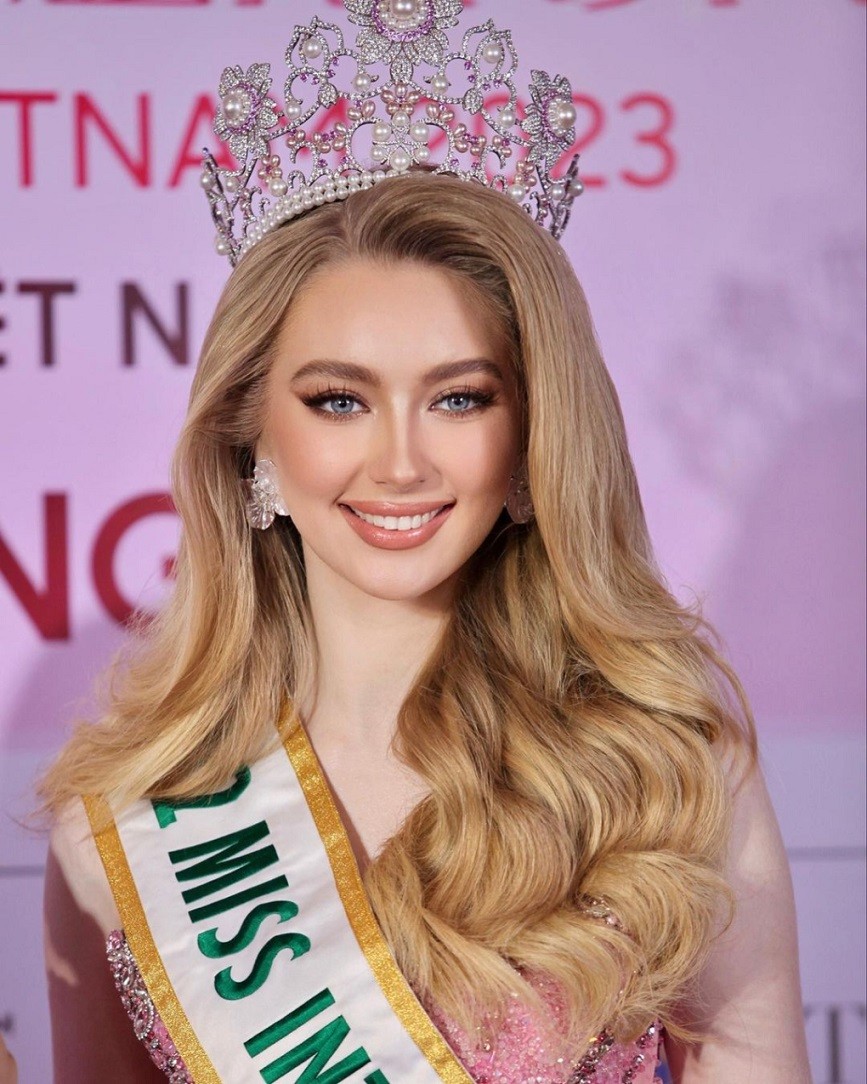 Jasmin Selberg đến Việt Nam từ ngày 22/5 để dự lễ trao sash Miss International Vietnam cho Á hậu Phương Nhi.