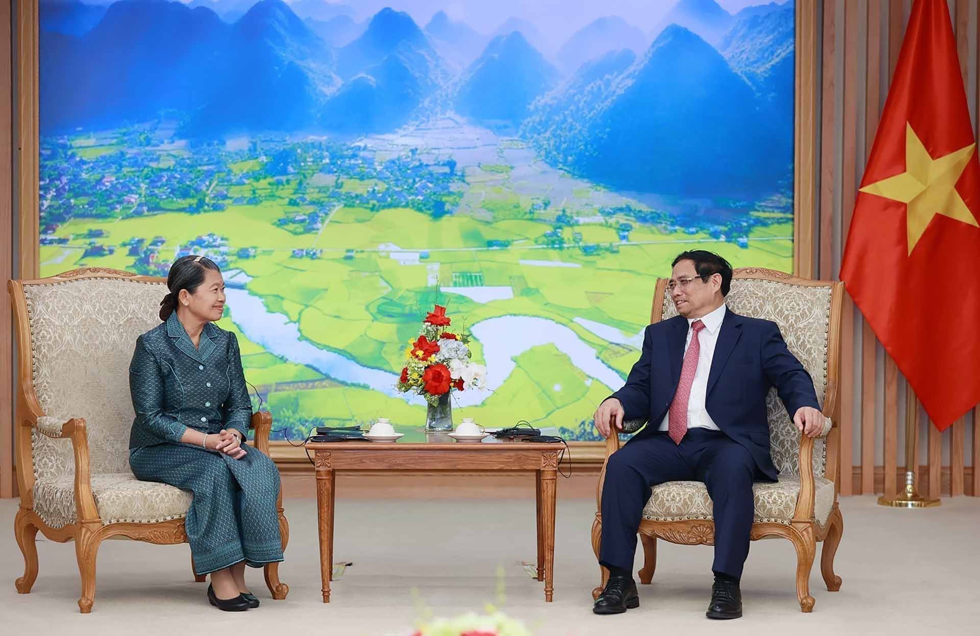 Thủ tướng Phạm Minh Chính tiếp Phó Thủ tướng, Bộ trưởng Bộ Quan hệ với Quốc hội-Thượng viện và Thanh tra Campuchia Men Sam An. (Nguồn: TTXVN)