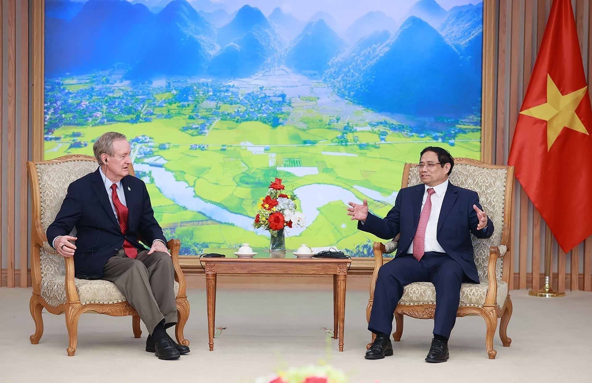 Thủ tướng Phạm Minh Chính tiếp Thượng nghị sĩ Hoa Kỳ Mike Crapo. (Nguồn: TTXVN)