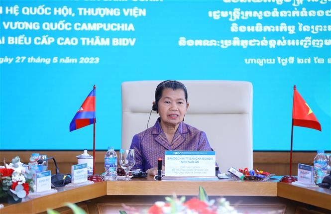 Phó Thủ tướng, Bộ trưởng Bộ Quan hệ với Quốc hội - Thượng viện và Thanh tra Campuchia Men Sam An phát biểu. (Nguồn: TTXVN)