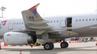 Asiana Airlines có hành động đầu tiên sau sự cố hành khách mở cửa máy bay ngay trước khi hạ cánh