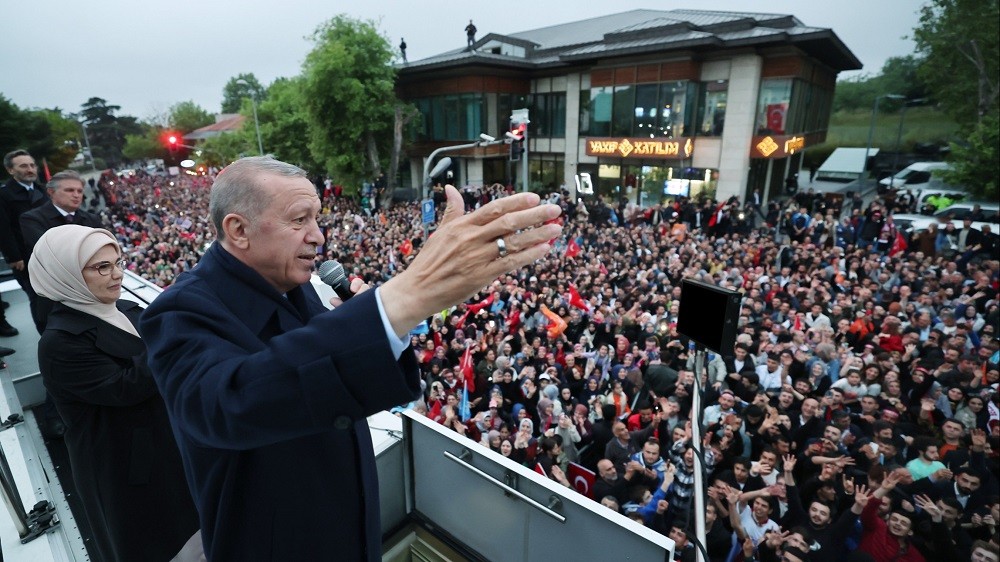 (05.29) Ông Tayyip Erdogan phát biểu trước những người ủng hộ sau khi kết quả sơ bộ được công bố ngày 28/5. (Nguồn: Reuters)
