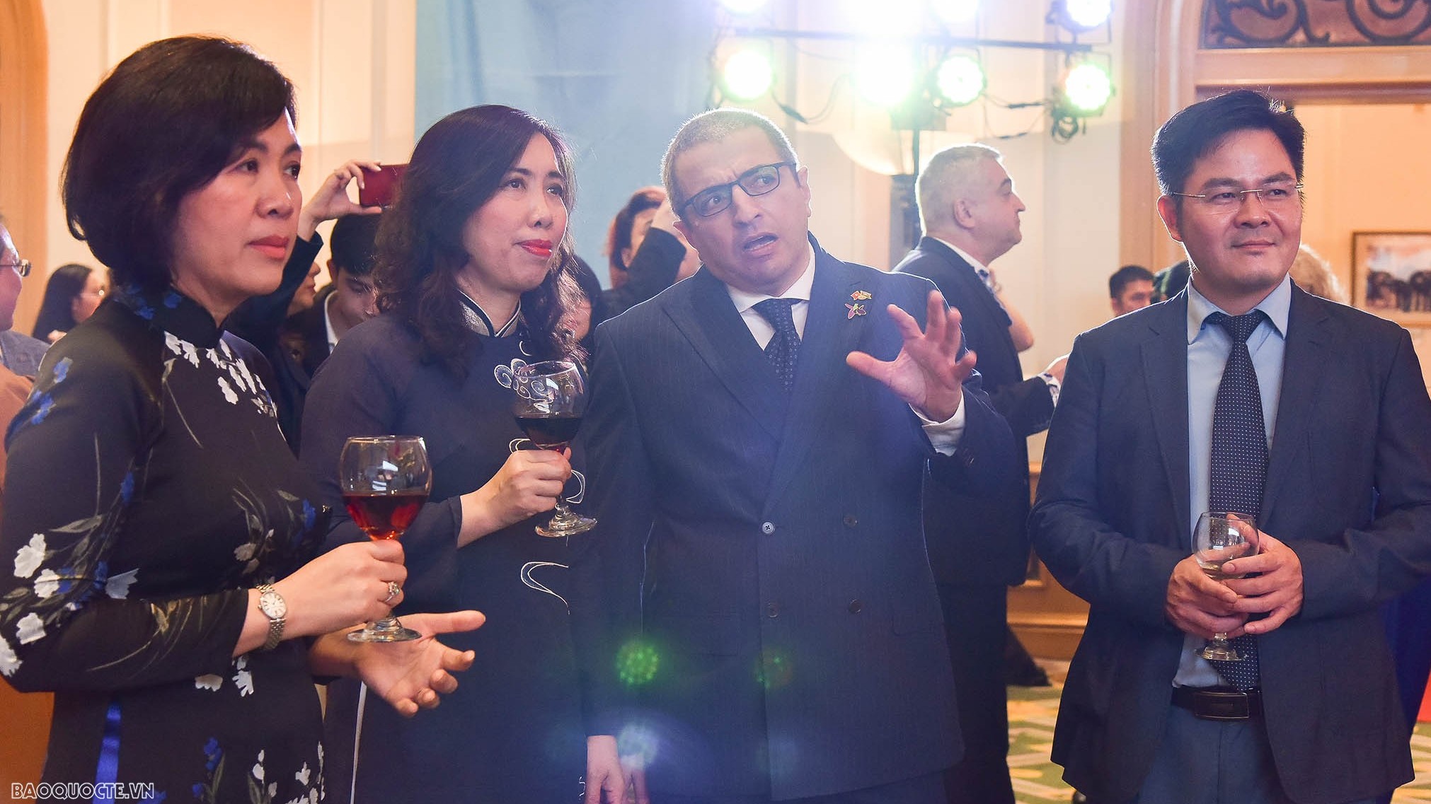 Thứ trưởng Ngoại giao Lê Thị Thu Hằng dự lễ kỷ niệm 105 năm Quốc khánh Azerbaijan