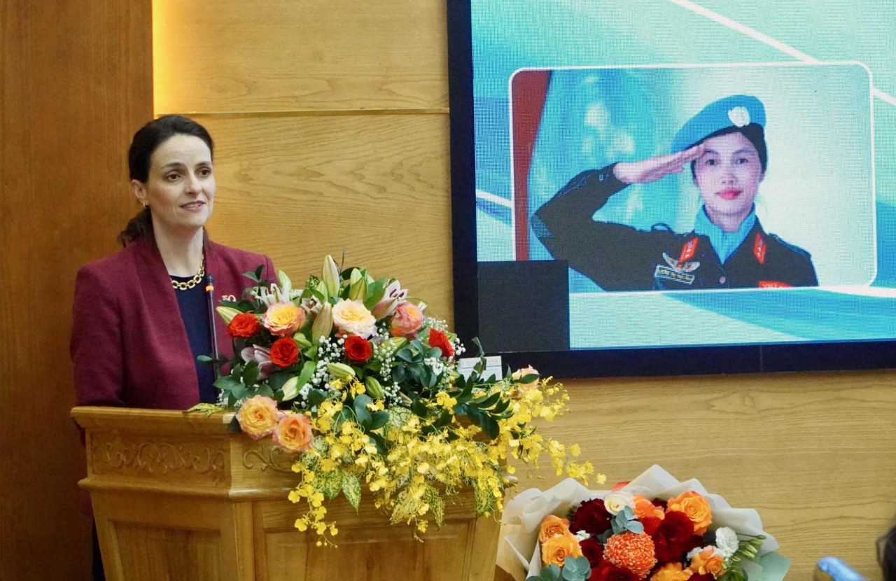 Thúc đẩy sự tham gia của nữ sĩ quan công an nhân dân Việt Nam trong các hoạt động giữ hòa bình của Liên hợp quốc