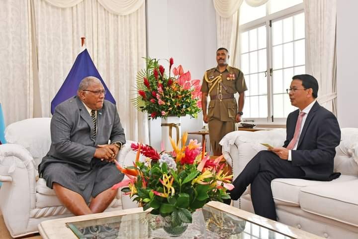 Đại sứ Nguyễn Văn Trung trình Thư ủy nhiệm lên Tổng thống Fiji