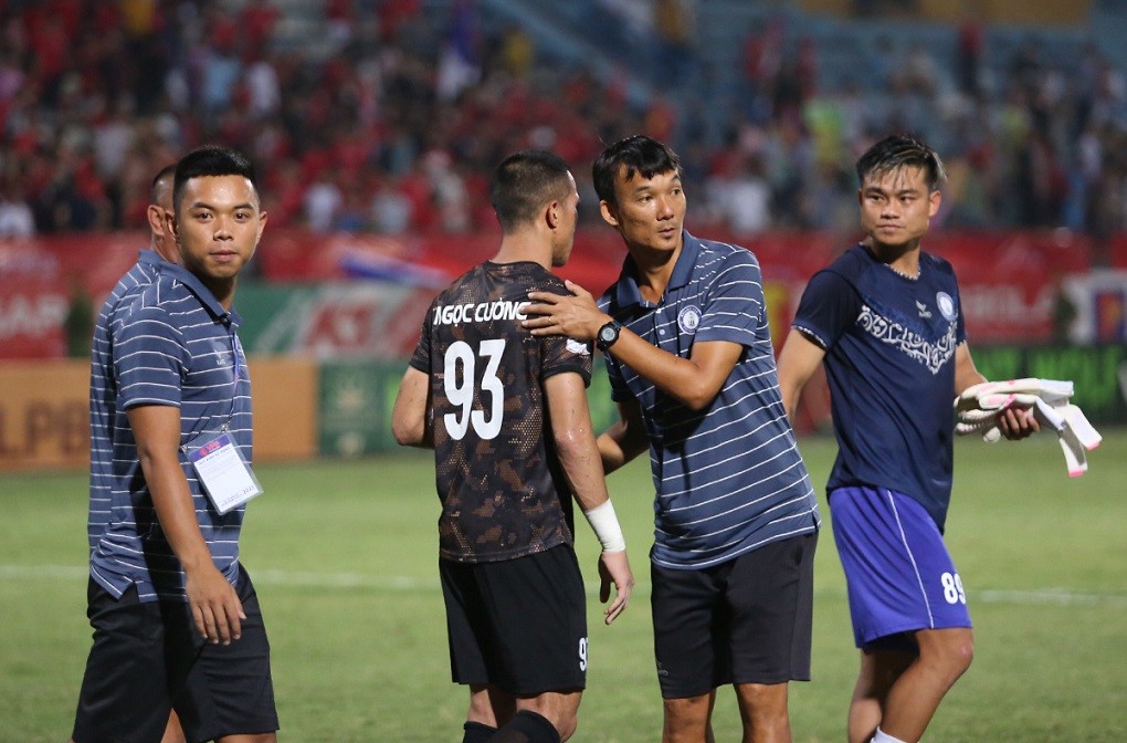 V-League 2023: Những hình ảnh trong trận đấu CLB CAHN hòa Khánh Hòa trên sân Hàng Đẫy