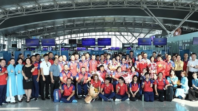 Đoàn thể thao người khuyết tật Việt Nam lên đường tham dự ASEAN Para Games 12