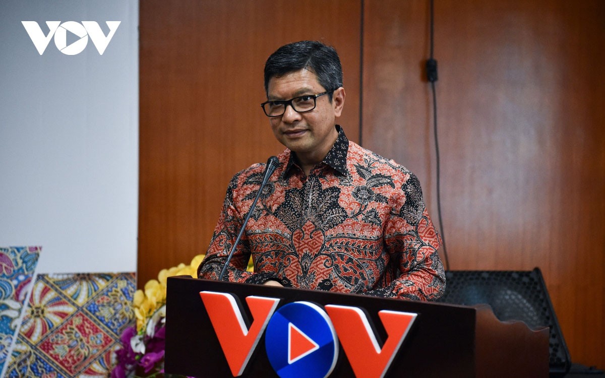 Batik - Indonesia’s traditional fabric dyeing technique introduced in Hanoi